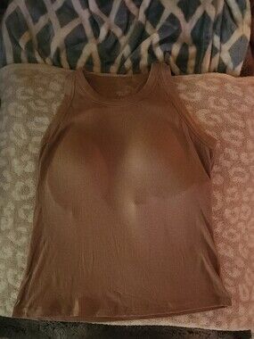 Sleeveless Ribbed Tank Top W/bulit in Bra in Light Brown